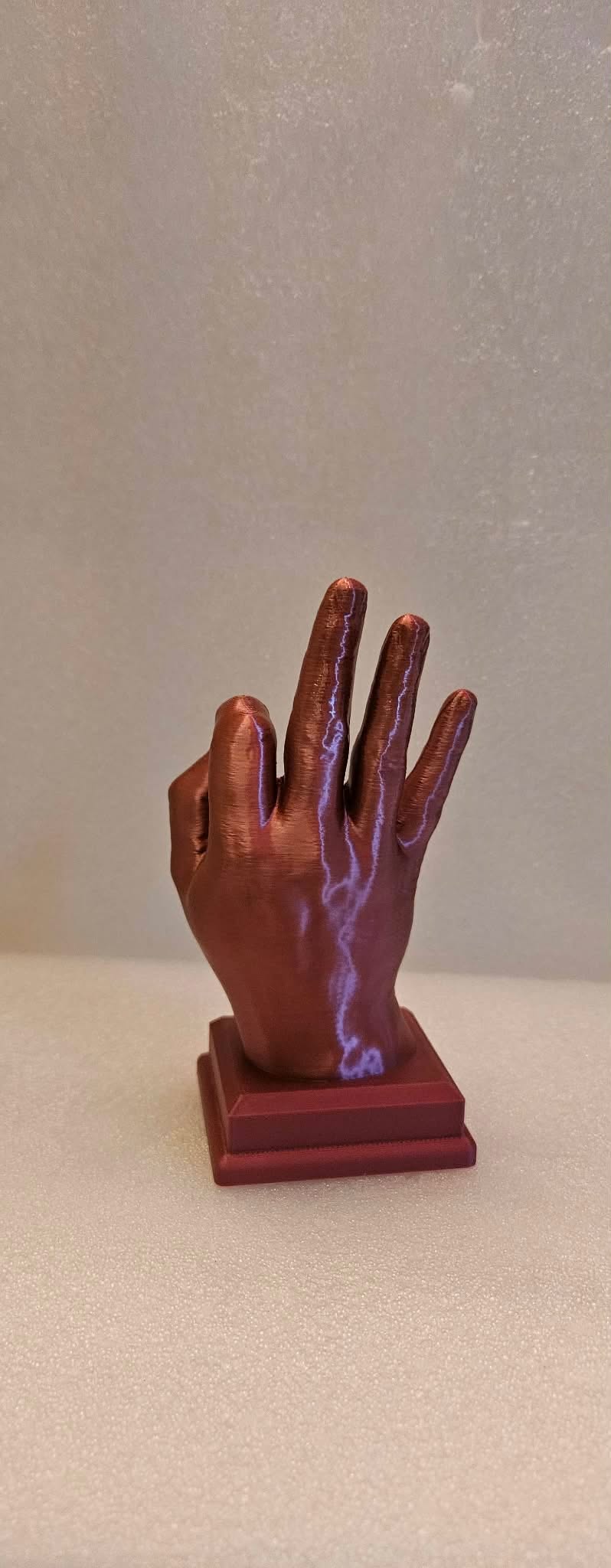 3D-Printed Hand Gesture Sculpture – Desktop Display